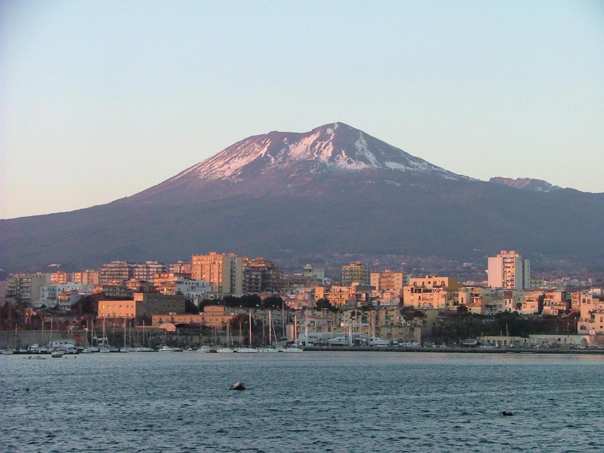 Fmr Oplonti Plinio Beb Apartment Torre Annunziata Bagian luar foto